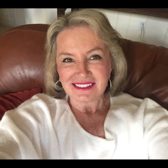 Meet your Posher, Lisa - Picture 2 of 2